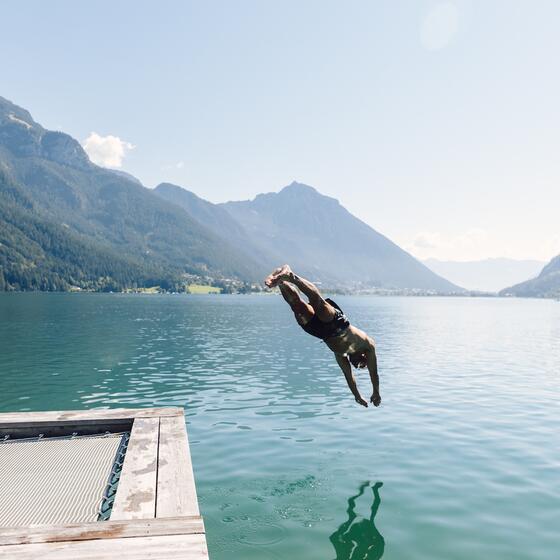 Schwimmer am Achensee