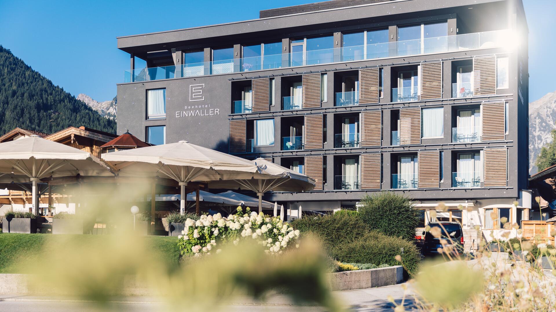 Seehotel Einwaller exterior view summer